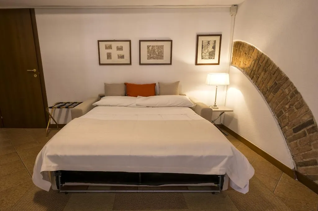 Diaz 18 Bed & Breakfast Verona 2*,  Italy